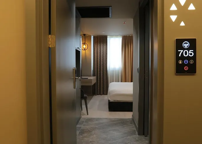 Pasaport Pier Hotel